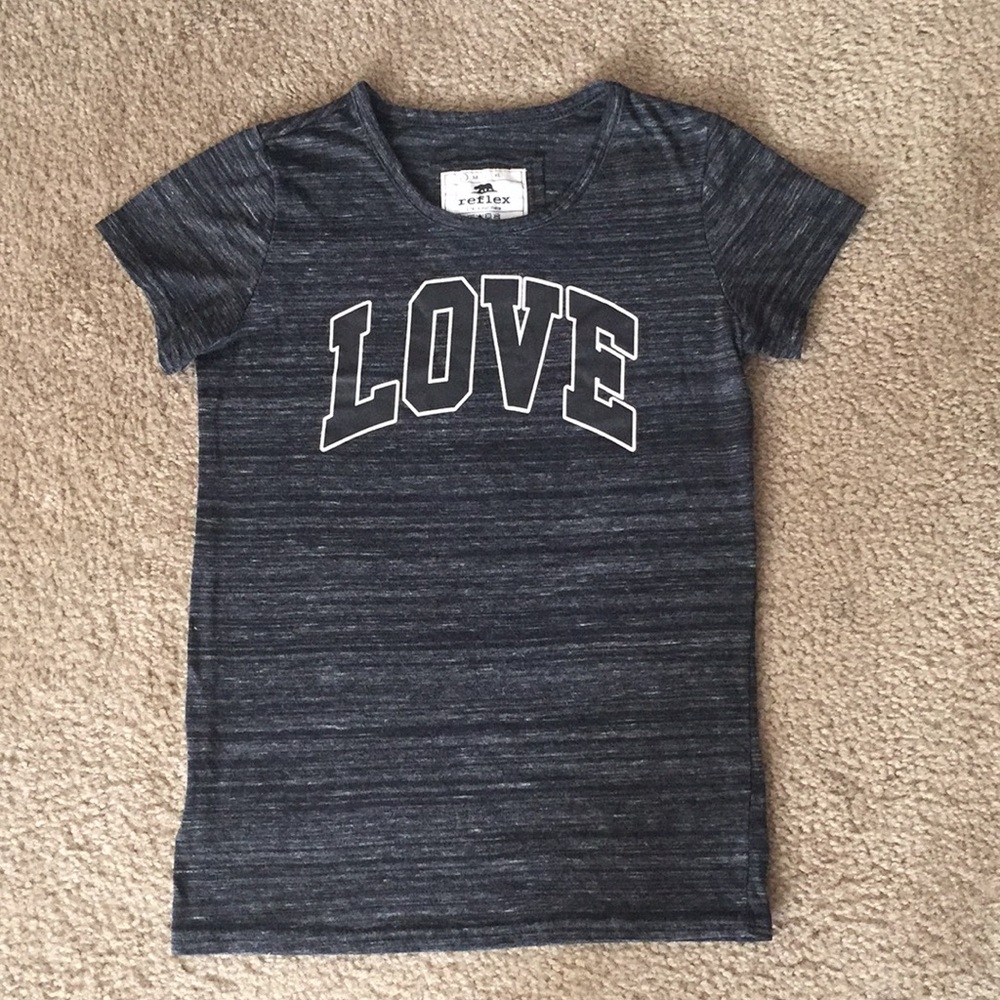 Short sleeve t-shirt.